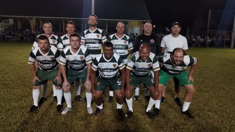 Bar Dissera é campeão do Campeonato de Futebol 7 na categoria Veteranos de Doutor Ricardo