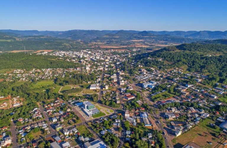 Saldo de empregos gerados em Encantado no ano de 2022 é 100% maior que no ano anterior