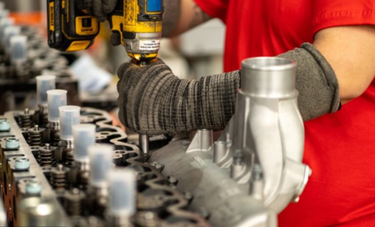 Produção e emprego fazem cair atividade industrial em janeiro