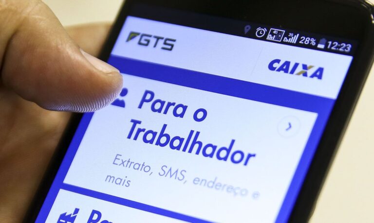 Ministro do Trabalho chama saque-aniversário do FGTS de “sacanagem”