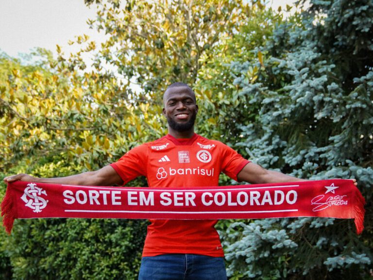 Centroavante do Inter amplia marca histórica pela seleção do Equador