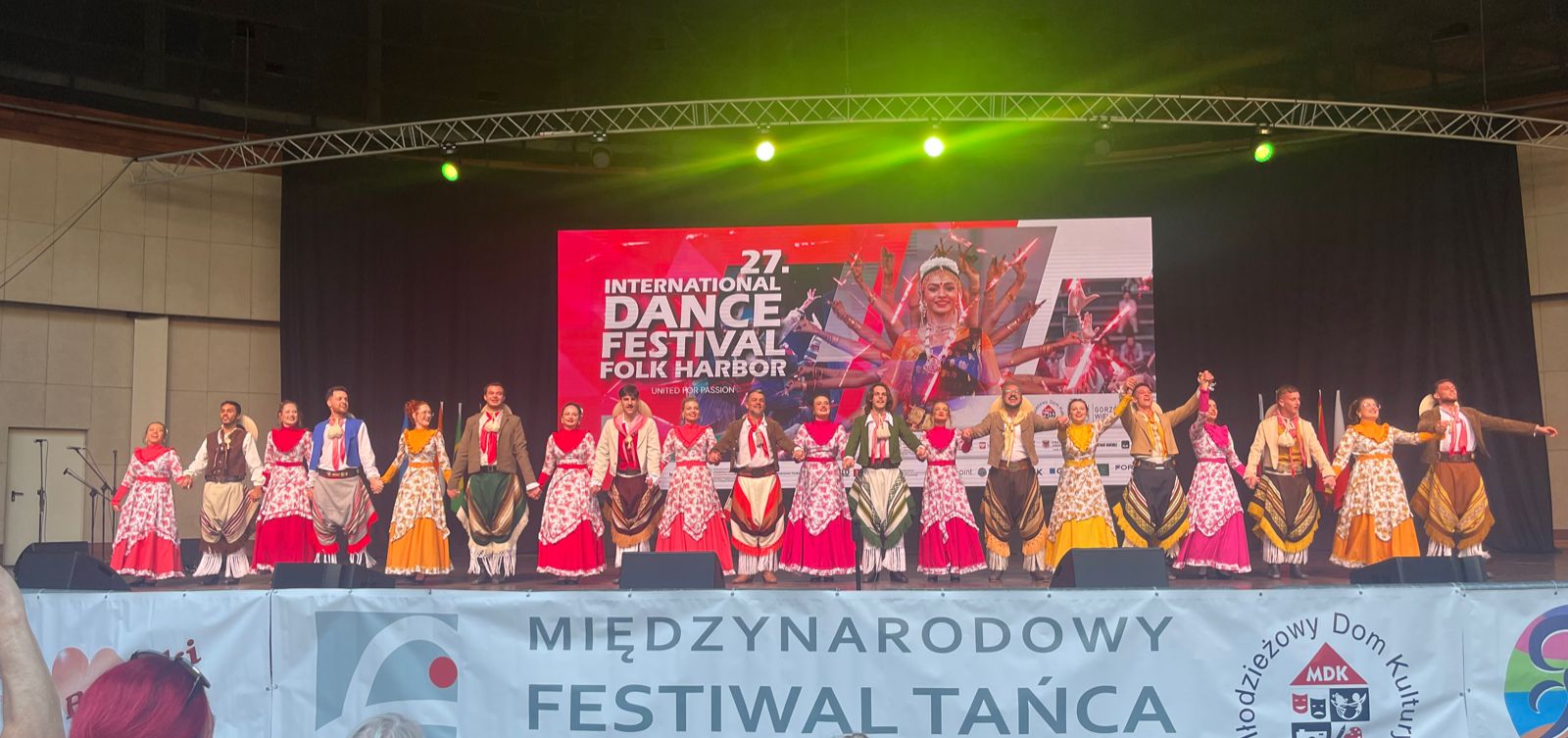 El grupo de artes nativas Anita Garibaldi recibe el premio al grupo más popular en el Festival Internacional de Danza de Polonia |  Revista Forca do Vale