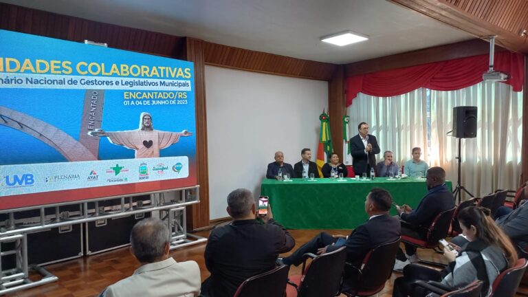 Encantado sedia II Cidades Colaborativas