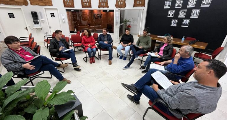 Vereadores e Prefeito de Encantado discutem projeto de aluguel social