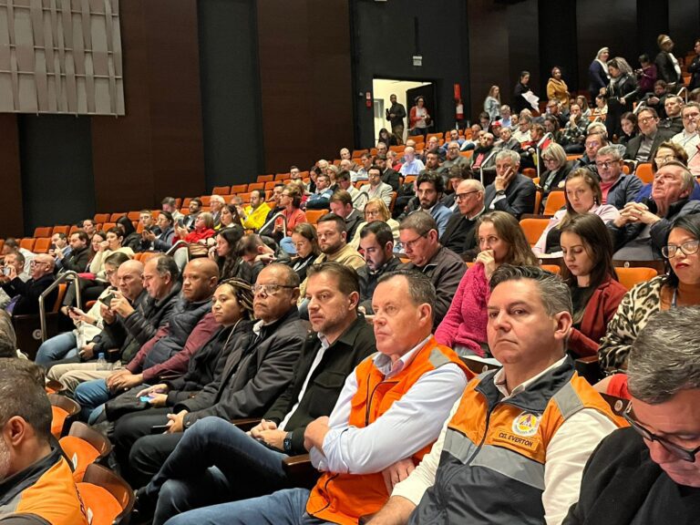 Prefeito Jonas Calvi participa de reuniões com comitiva do governo federal