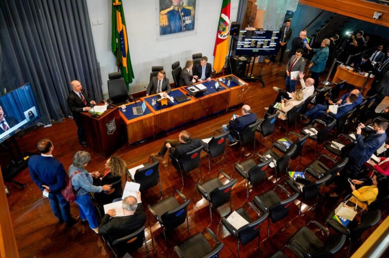 Assembleia gaúcha aprova reajuste de 12% para servidores do Judiciário, Ministério Público, Defensoria e Tribunal de Contas do Estado