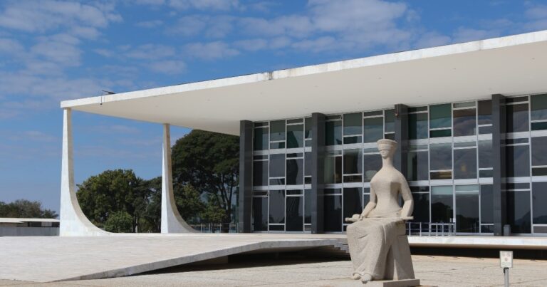 STF vai julgar resolução do Conselho de Psicologia sobre religião que barra “cura gay”