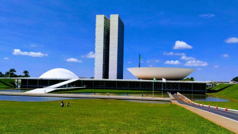 Prefeitos do Vale do Taquari buscam ajuda em Brasília