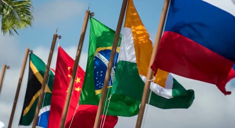 Milei anuncia que Argentina não participará do Brics