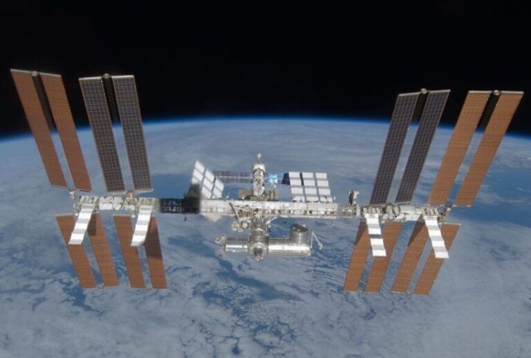 Oitava missão tripulada para a Estação Espacial Internacional é lançada