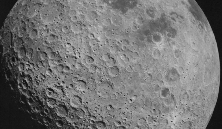 Rússia planeja construir usina nuclear na Lua