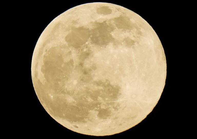 “Lua Cheia rosa” poderá ser vista nesta terça-feira no Brasil