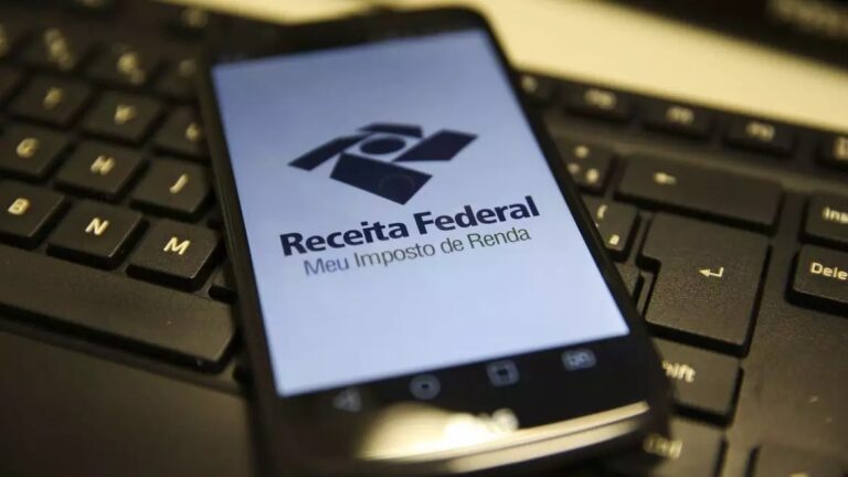 Receita Federal alerta para tentativa de golpe com falsa cobrança de taxa sobre o Pix