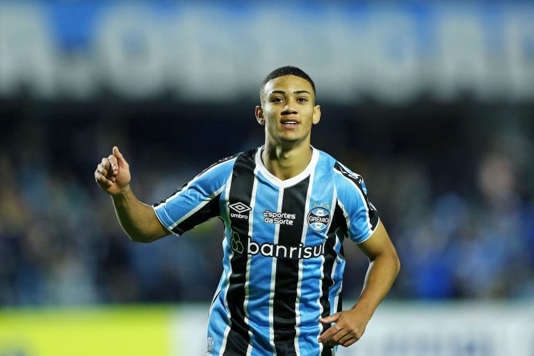 Grêmio vence Operário por 3 a 1 e avança para a próxima fase da Copa do Brasil