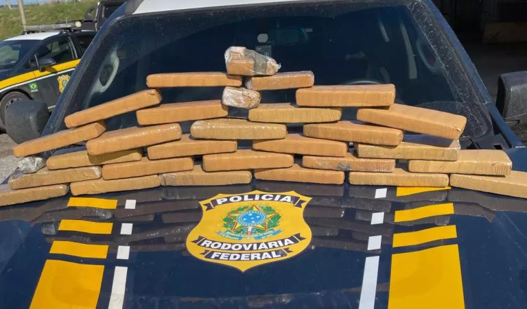 Mulher é presa transportando 15 quilos de maconha dentro de ônibus no interior do Estado