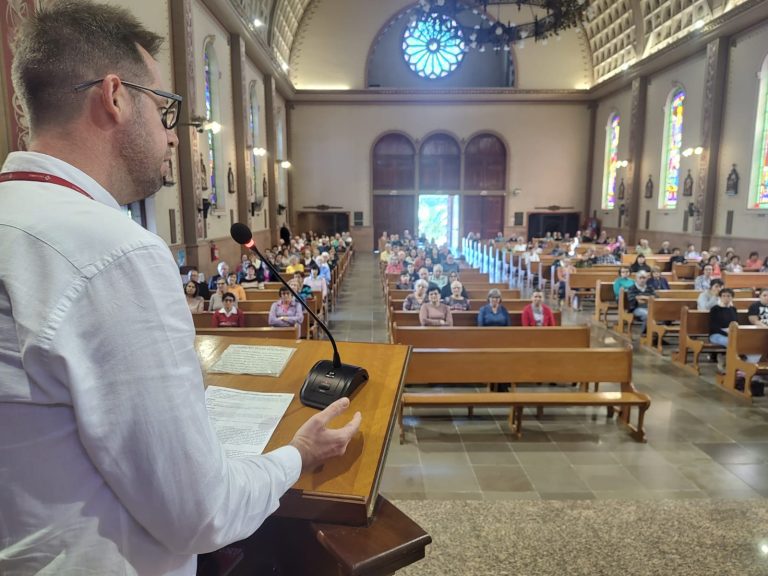 Missa celebra os 79 anos do Hospital Beneficente Santa Terezinha e dá início à programação para o 80º aniversário