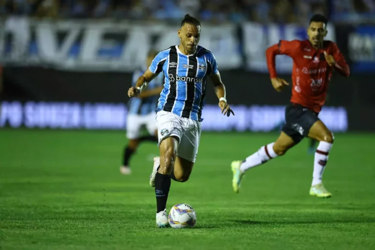 Grêmio estreia no Gauchão 2025 com empate sem gols contra o Brasil de Pelotas