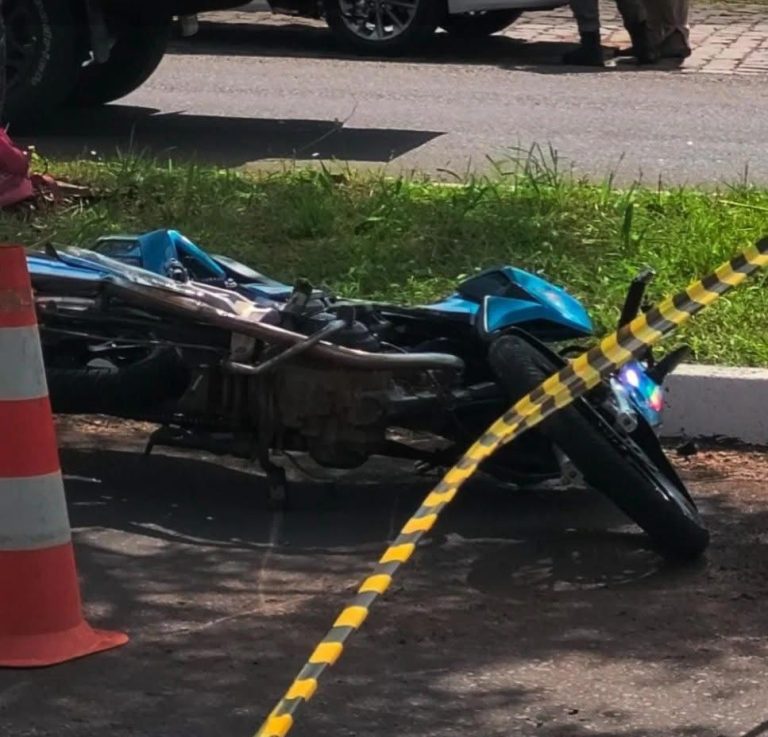 Mulher morre em colisão entre moto e caminhonete em Lajeado