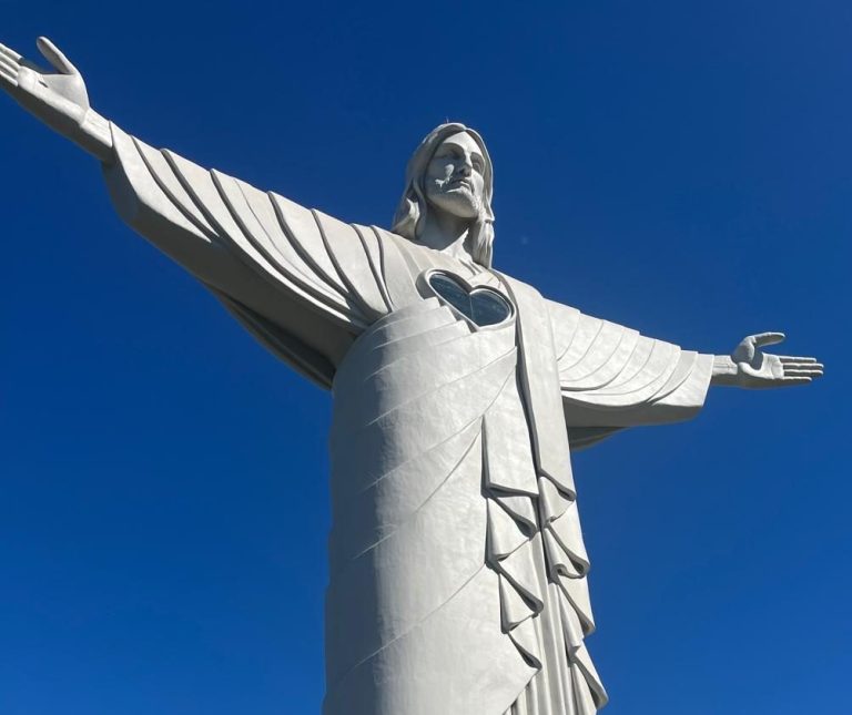 Cristo Protetor atrai 10 mil pessoas durante inauguração