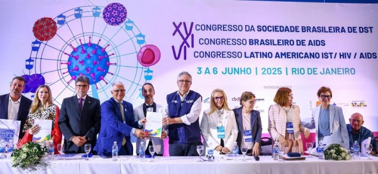 Brasil reduz transmissão do HIV de mãe para filho e avança para certificação internacional