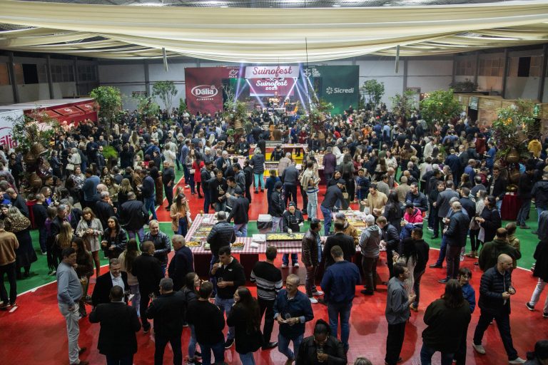 Suinofest atrai 20 mil visitantes no primeiro final de semana em Encantado