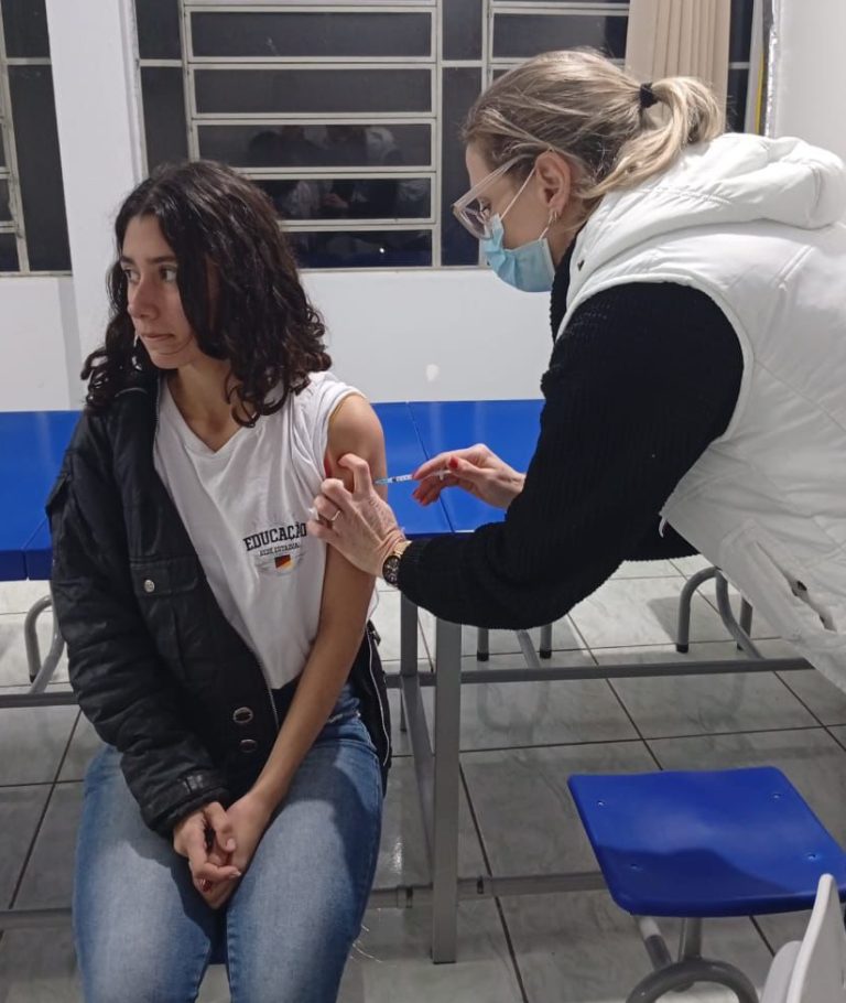 Roca Sales realiza vacinação em escolas pelo Programa Imuniza Escola RS