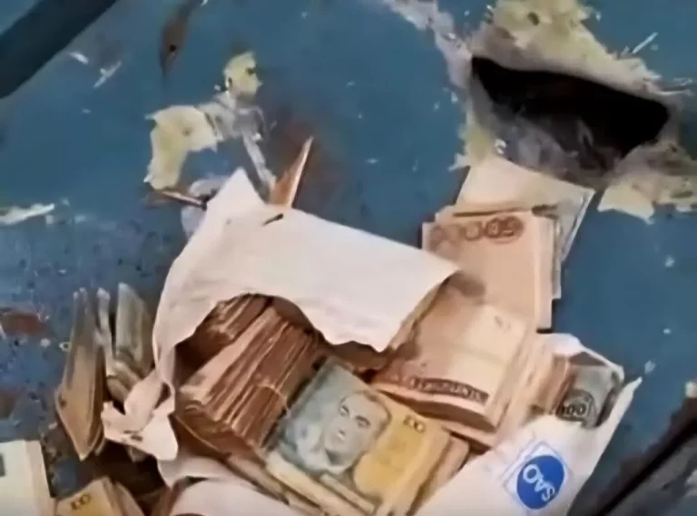 Notas antigas de Cruzado são encontradas em cofre destruído durante demolição em Carazinho
