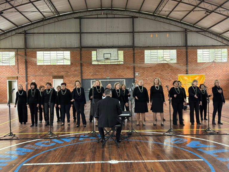 Coral Vida e Canto faz apresentação especial no Dia dos Avós e celebra 25 anos de história