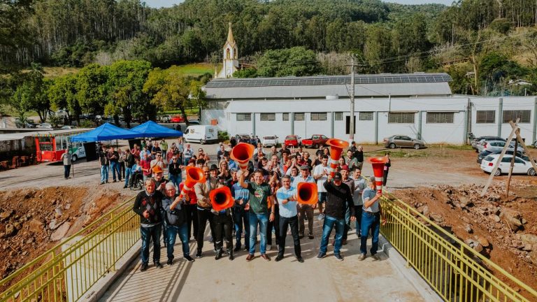 Encantado inaugura pacote de obras em Linha Auxiliadora com investimento superior a R$ 1 milhão