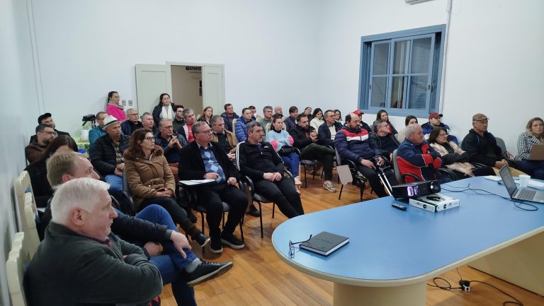 Prefeitura de Relvado reúne setores econômicos para discutir reforma tributária