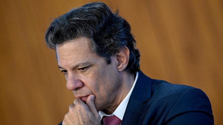 Haddad diz que Brasil seguirá negociando com os EUA apesar do tarifaço