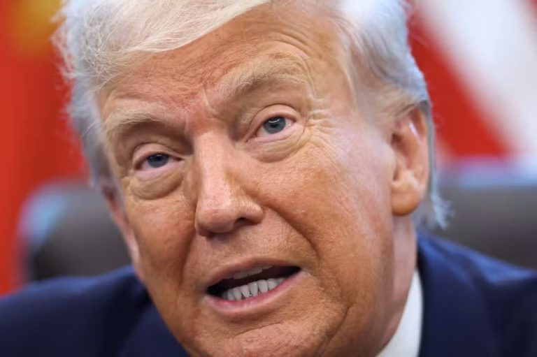 Trump ameaça tarifa de 200% caso China não forneça ímãs aos Estados Unidos
