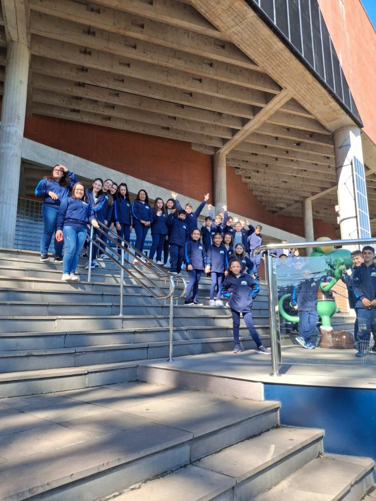 Estudantes da EMEF Santo Antônio, de Relvado, visitam Museu da PUCRS em viagem de estudos