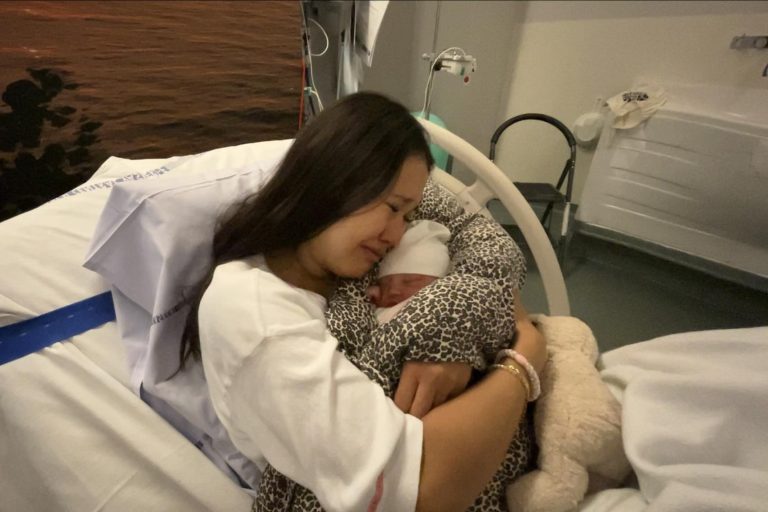 Mãe perde guarda de bebê uma hora após o parto na Dinamarca