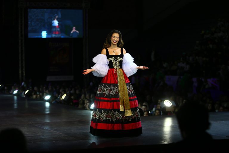 Elisa Pereira d’Mutti é eleita rainha da 35ª Festa da Uva de Caxias do Sul