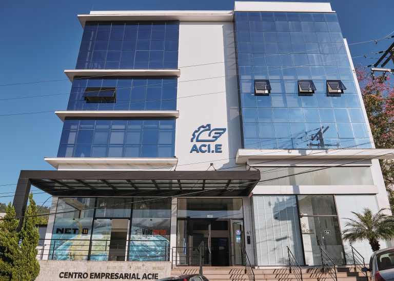 ACI-E comemora 86 anos com evento voltado ao empresariado local