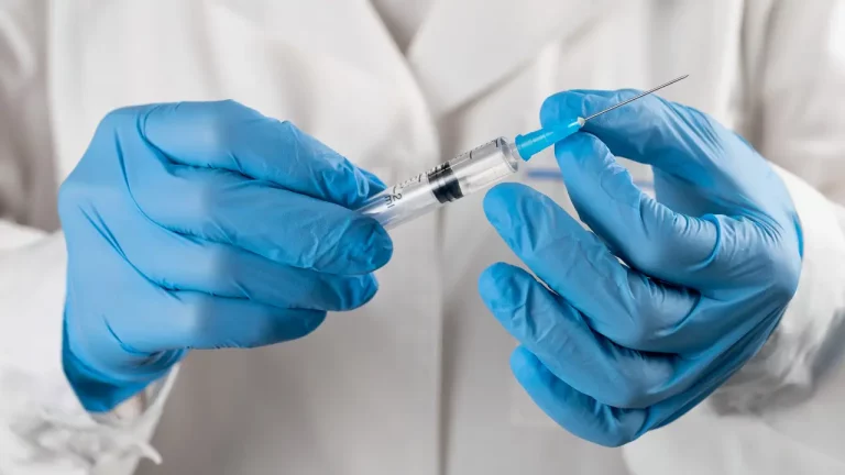 Vacina experimental mostra potencial para reduzir retorno de câncer de pâncreas e intestino