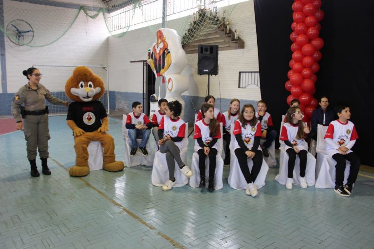 Alunos do 5º ano se formam no PROERD em Doutor Ricardo