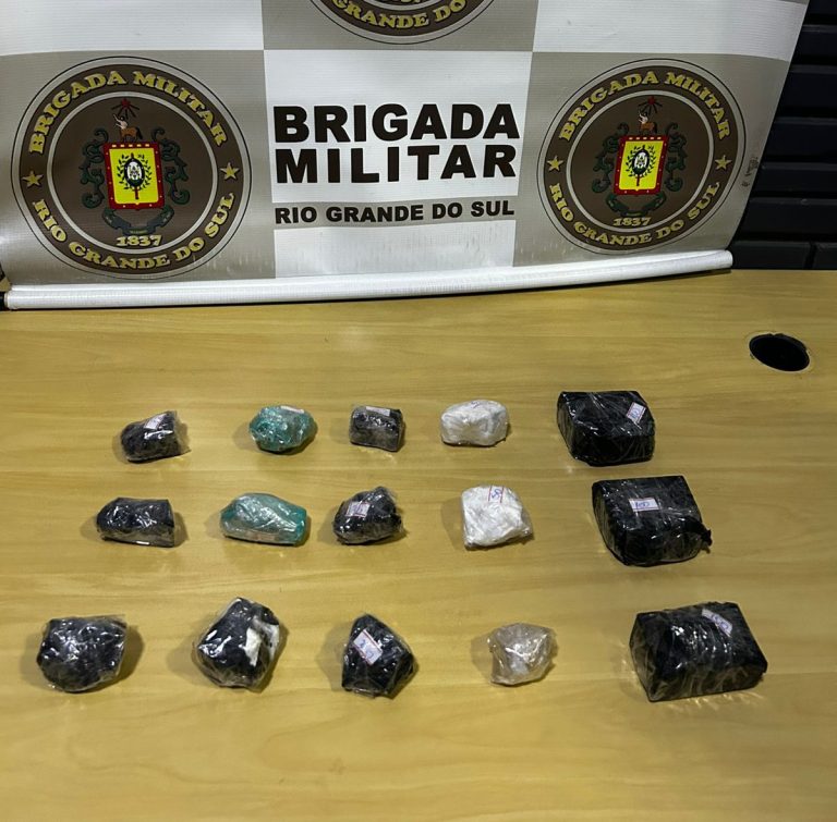 Mulher é presa por tráfico de drogas em operação da Brigada Militar em Encantado