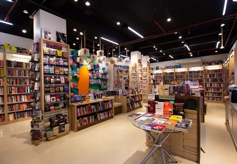 Livraria Santos inaugura filial no Boulevard Encantado neste sábado