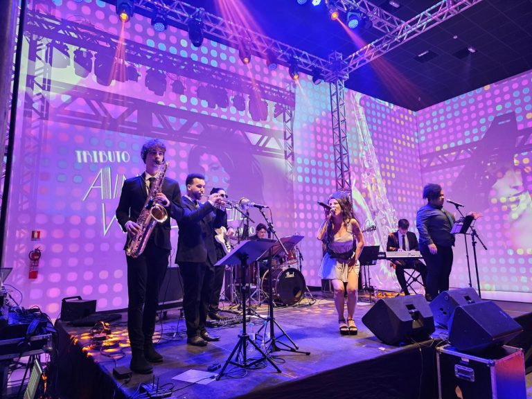 Tributo a Amy Winehouse e vinhos premiados marcam estreia do Wine & Music no Boulevard Encantado
