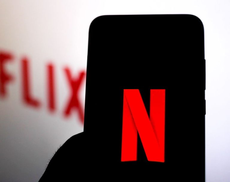 Justiça mantém multa à Netflix por restringir compartilhamento de senhas