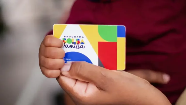Estudo aponta que Bolsa Família afasta 1 em cada 2 famílias do mercado de trabalho