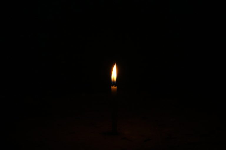 RS promulga lei que obriga concessionárias a indenizar clientes sem luz por mais de 24 horas