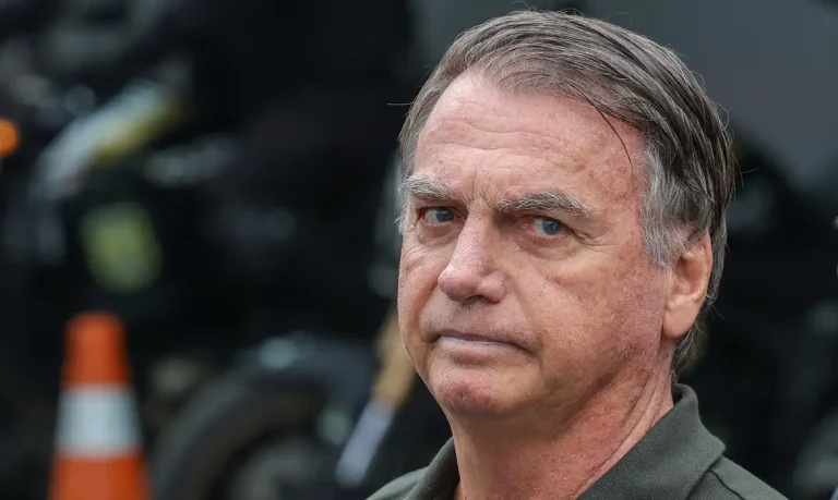Bolsonaro é diagnosticado com câncer de pele e deve passar por acompanhamento médico