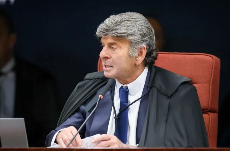 Fux vota por anular processo contra Bolsonaro e outros réus por tentativa de golpe