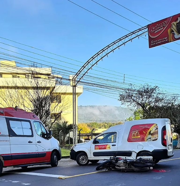 Motociclista fica ferido em acidente com Fiorino no bairro Planalto, em Encantado
