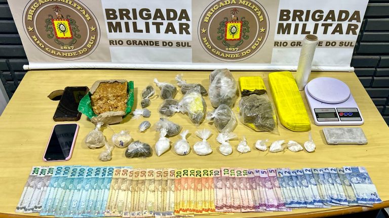 Casal é preso com mais de 2 kg de drogas no bairro Auxiliadora, em Estrela
