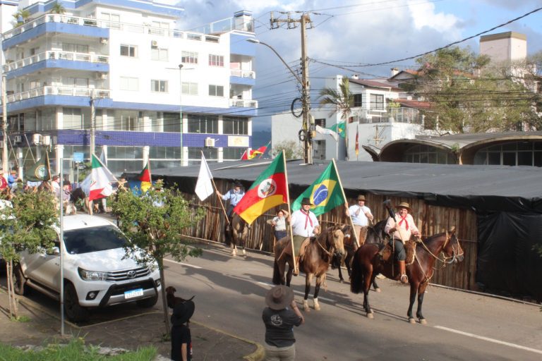 Desfile Farroupilha terá cavalgada, caminhada e homenagem à cultura italiana em Encantado