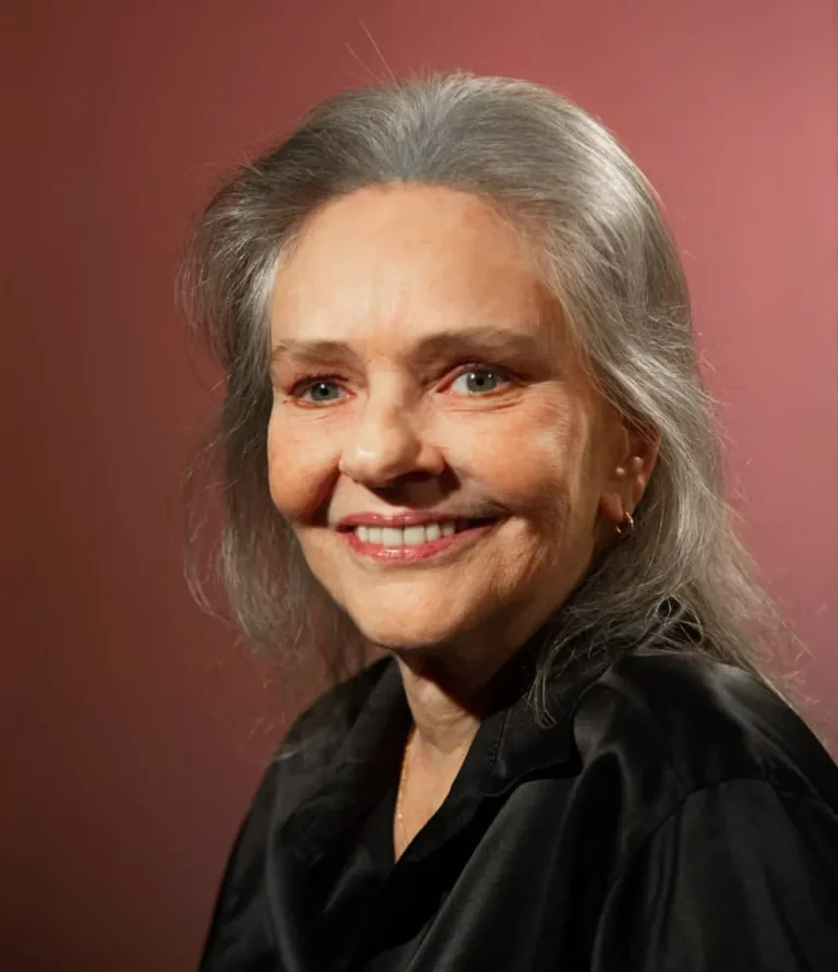 Angela Ro Ro morre aos 75 anos, deixando legado intenso na MPB